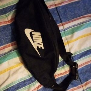 Nike Black Belt Bag Essential